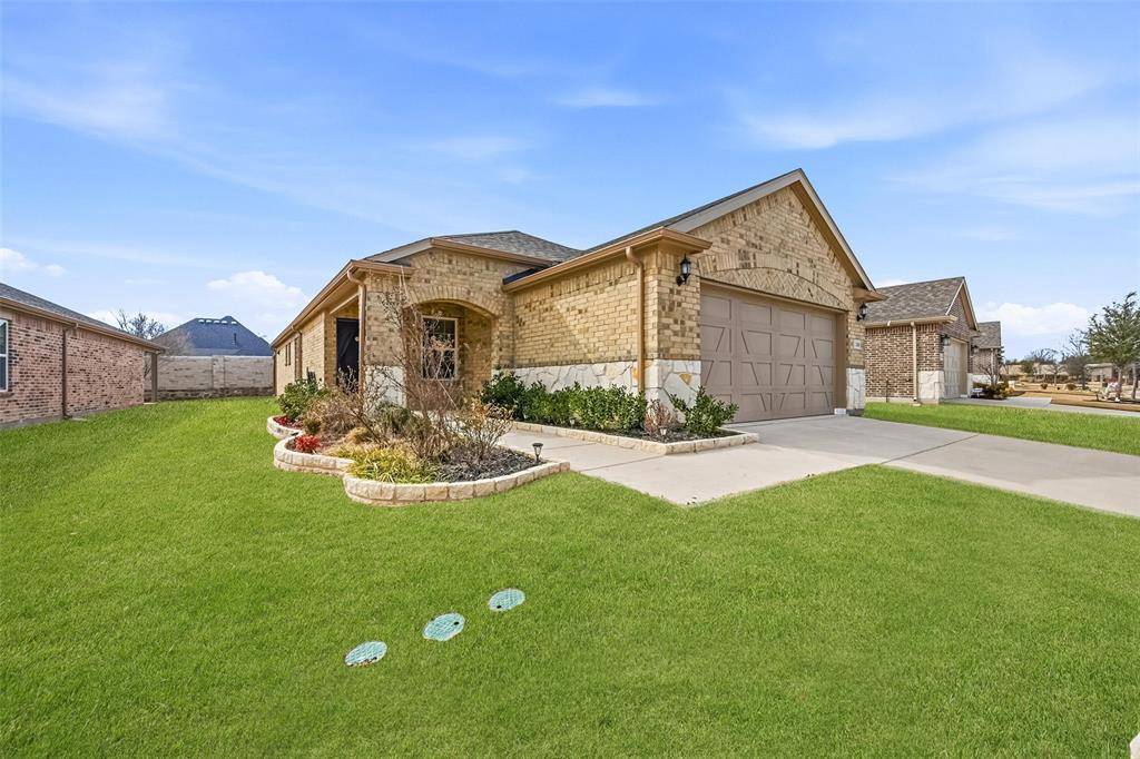 200 Sleepy Willow Lane, Mckinney, TX 75071