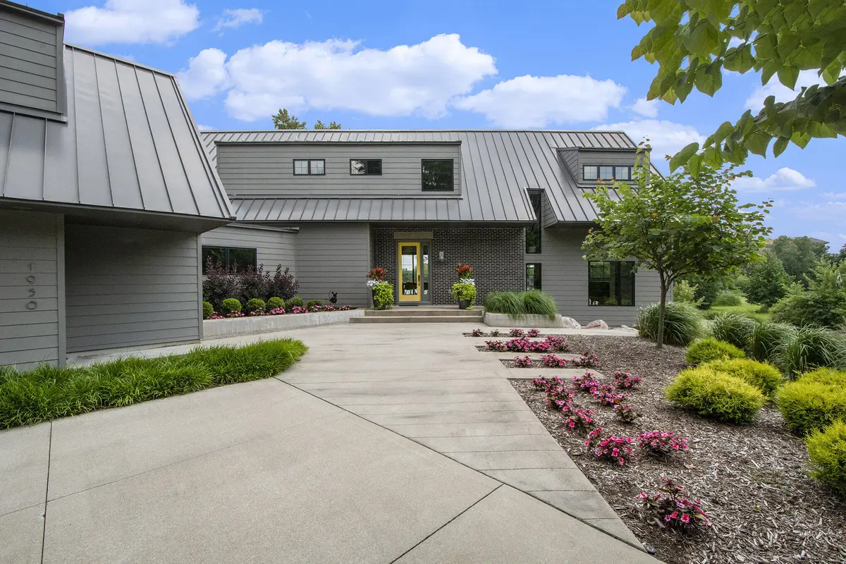 1950 Robinson RD SE, East Grand Rapids, MI 49506