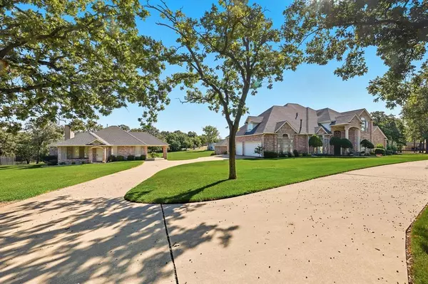 Burleson, TX 76028,105 Enchanted Court N