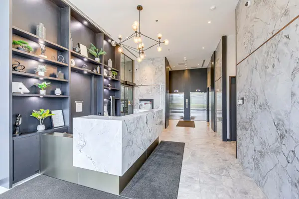 3005 Pine Glen RD #216, Oakville, ON L6M 5P5