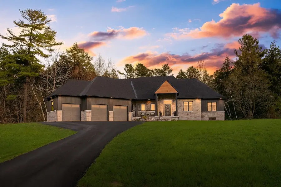 1963 Workman RD, Cobourg, ON K9A 4J8