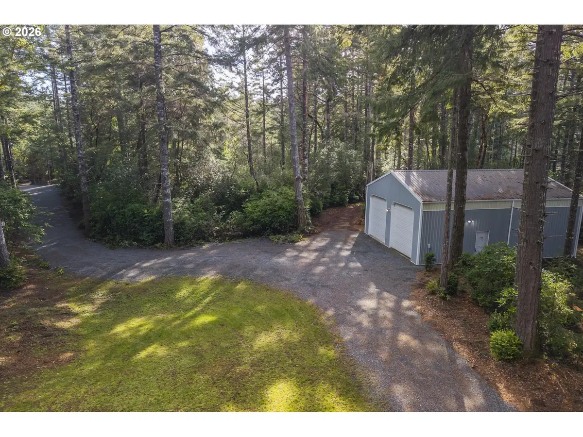 1 Devereux WAY, Bandon, OR 97411