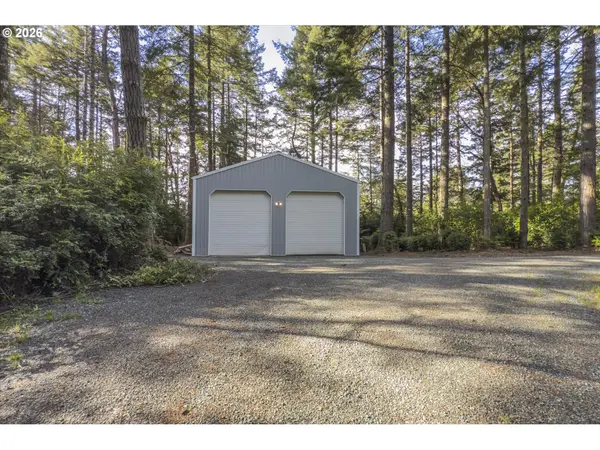 1 Devereux WAY, Bandon, OR 97411