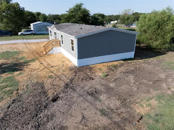 7005 Walden Drive, Joshua, TX 76058