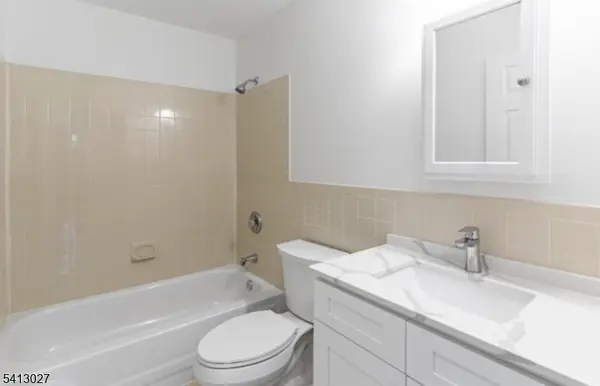 2 Willow Wood Ct, East Rutherford Boro, NJ 07073