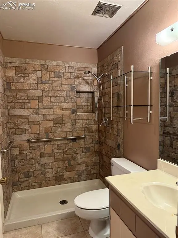 1915 Calle De Seville, Colorado Springs, CO 80904