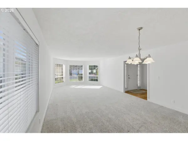 6526 HOGAN DR N, Keizer, OR 97303