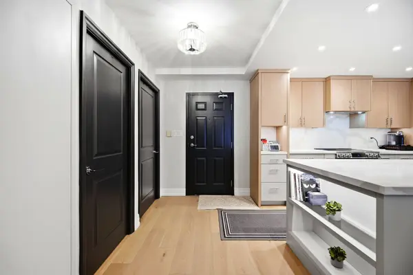 121 Woodbridge AVE #216, Vaughan, ON L4L 2S6