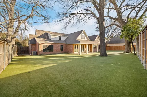 Dallas, TX 75214,7137 Meadow Lake Avenue