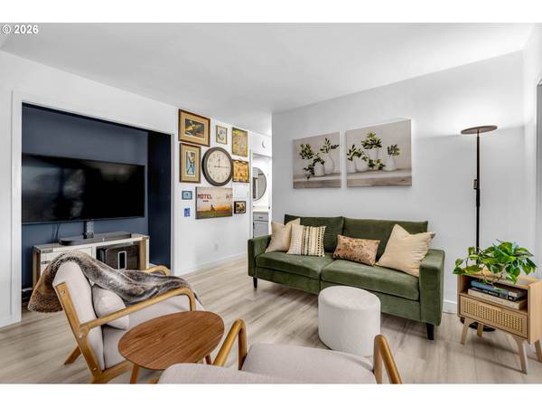 2021 SW MAIN ST #33, Portland, OR 97205