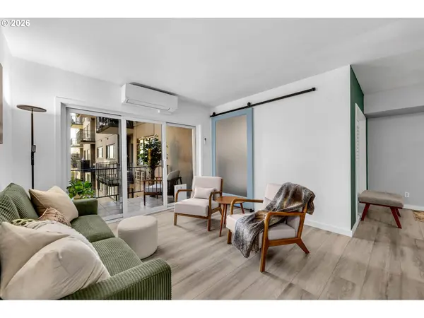 2021 SW MAIN ST #33, Portland, OR 97205