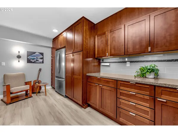 2021 SW MAIN ST #33, Portland, OR 97205