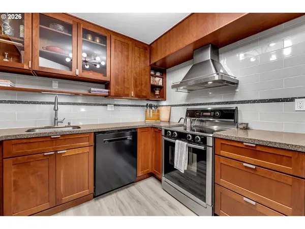 2021 SW MAIN ST #33, Portland, OR 97205