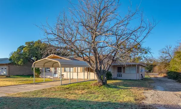 3409 Durham Avenue, Brownwood, TX 76801