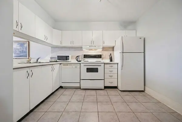 236 Albion RD #903, Toronto W10, ON M9W 6A6