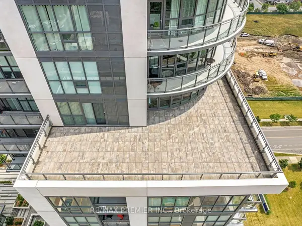 15 Lynch ST #1805, Brampton, ON L6W 0C7