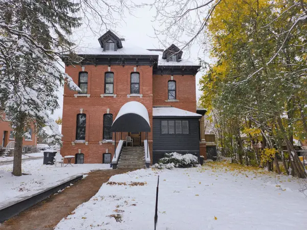 460 Wilbrod ST, Lower Town - Sandy Hill, ON K1N 6M8