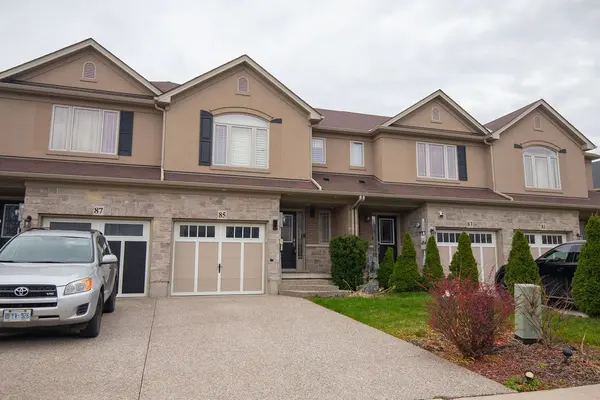 85 Chamomile DR, Hamilton, ON L8W 0C1