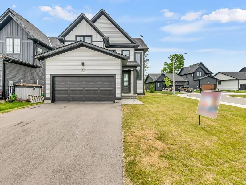 297 WHITING ST #9, Ingersoll, ON N5C 0E6