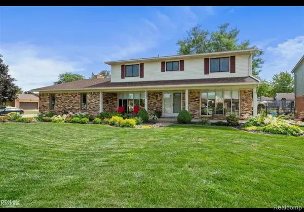 16136 Amore ST, Clinton Charter Township, MI 48038