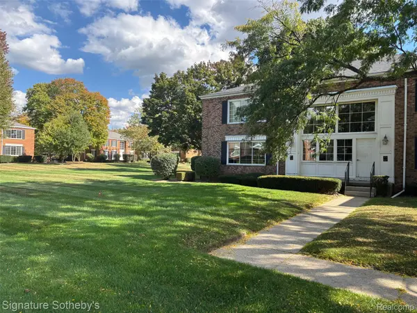 689 E Fox Hills DR #65, Bloomfield Hills, MI 48304