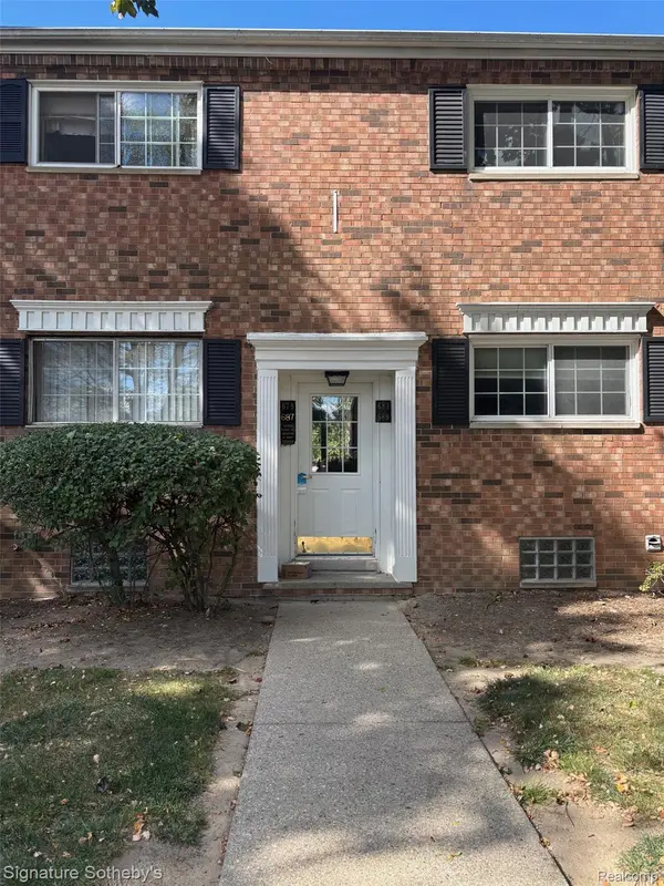 689 E Fox Hills DR #65, Bloomfield Hills, MI 48304