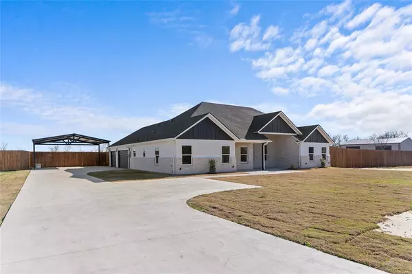 1121 County Road 4104, Greenville, TX 75401