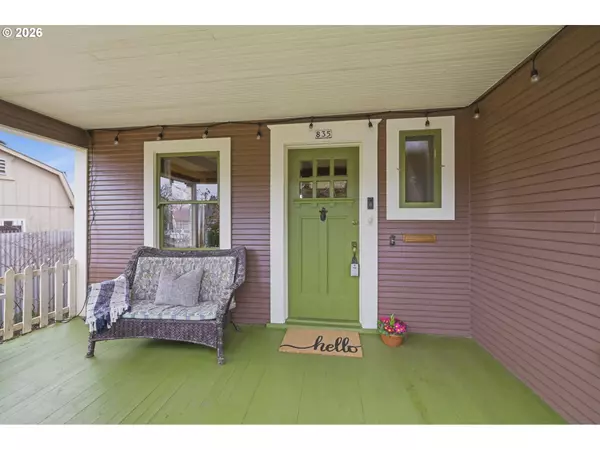 Cottage Grove, OR 97424,835 ASH AVE