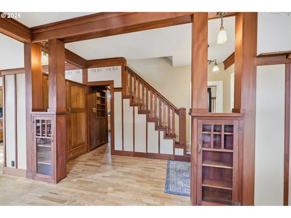 835 ASH AVE, Cottage Grove, OR 97424