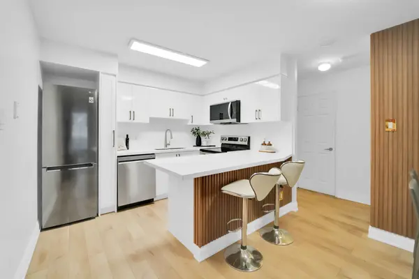 260 Doris AVE #811, Toronto C14, ON M2N 6X9