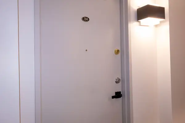 1338 York Mills RD #704, Toronto C13, ON M3A 3M3