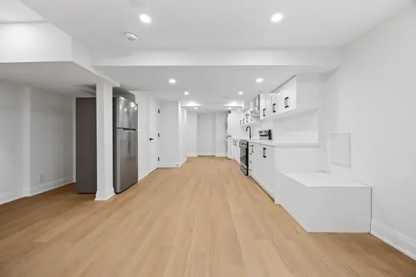 35 Ravenscroft RD #Basement, Ajax, ON L1T 1W1