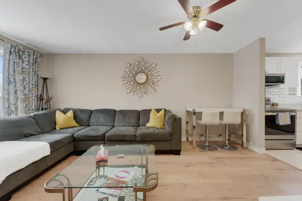 361 Georgian DR #UPPER, Barrie, ON L4M 7A2