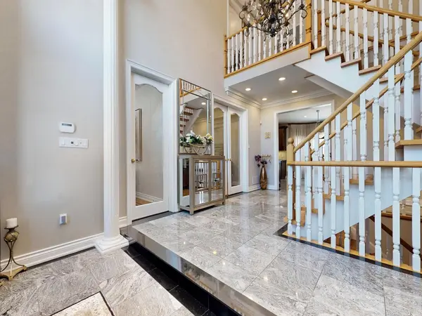 13 Bourdon AVE, Toronto W04, ON M6L 2Y7