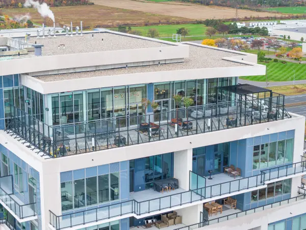 385 Winston RD #1907, Grimsby, ON L3M 4E8