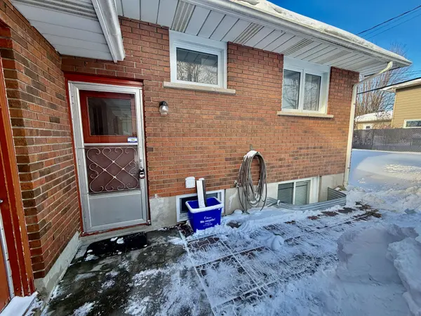 2175 Martha AVE #B, Elmvale Acres And Area, ON K1G 1K6