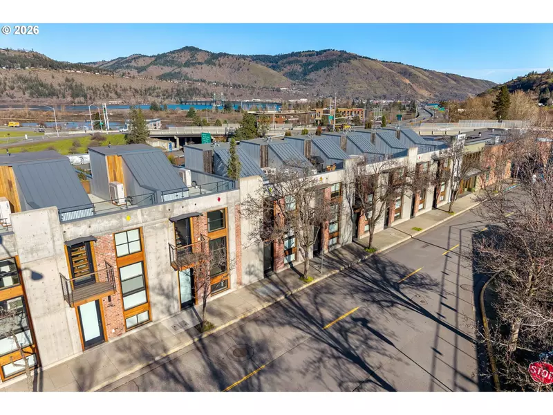 314 COLUMBIA ST, Hood River, OR 97031