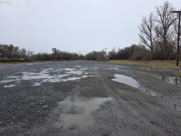 Hwy 395 N, Hermiston, OR 97838