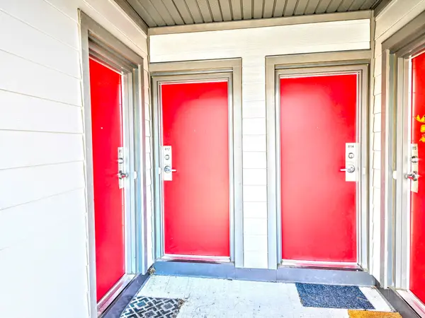 2635 William Jackson DR #812, Pickering, ON L1X 0L4