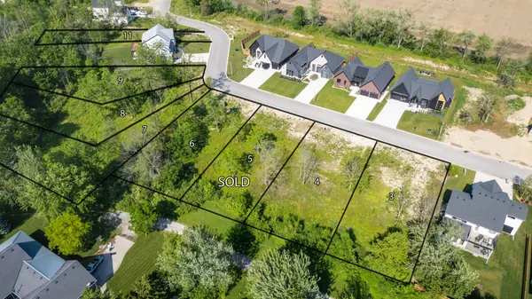 7081 Blue Coast HTS, Plympton-wyoming, ON N0N 1E0