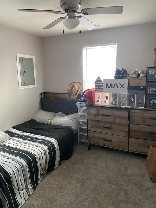 2163 E Mclean AVE, Burton, MI 48529