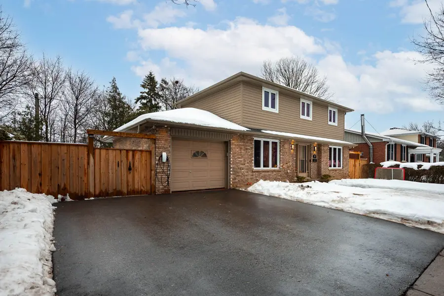 35 Treleaven DR, Brampton, ON L6Y 1X7
