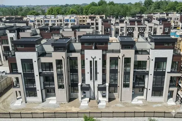 51 Credit LN, Richmond Hill, ON L4E 1G9