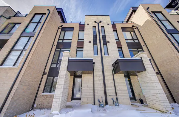 51 Credit LN, Richmond Hill, ON L4E 1G9