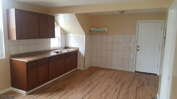 100 Lyons Ave, Newark City, NJ 07112