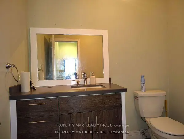 70 Delta Park BLVD #12, Brampton, ON L6T 5E9