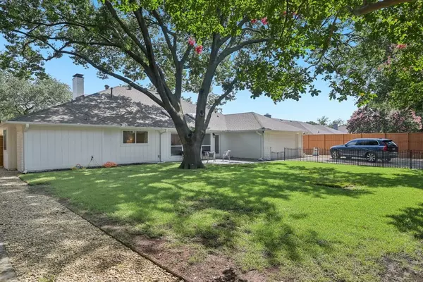 Dallas, TX 75248,6625 Rolling Vista Drive