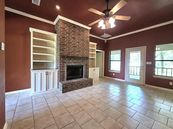 5731 N Cape Drive, Chandler, TX 75758