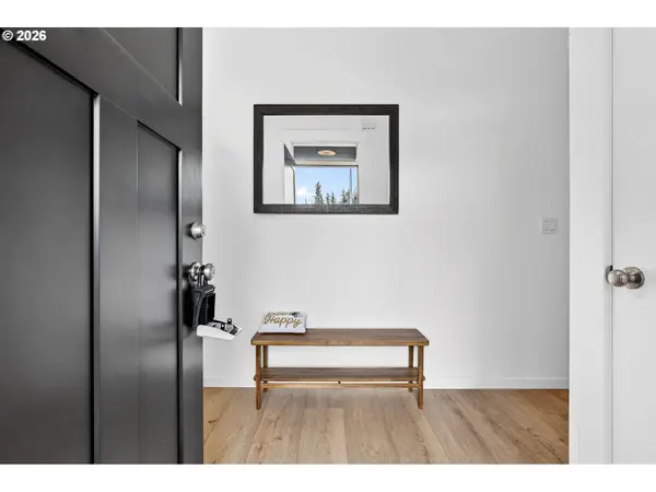 872 LAUREL PL, Silverton, OR 97381