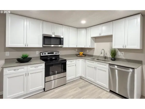 627 NW 6TH CT, Mc Minnville, OR 97128